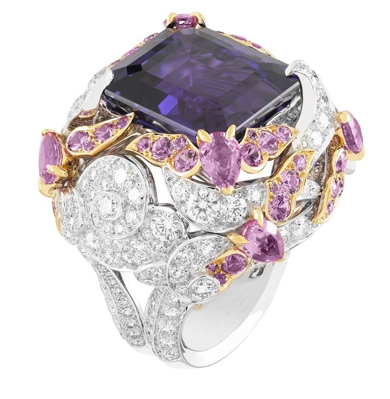 Van Cleef & Arpels蝙蝠戒指。