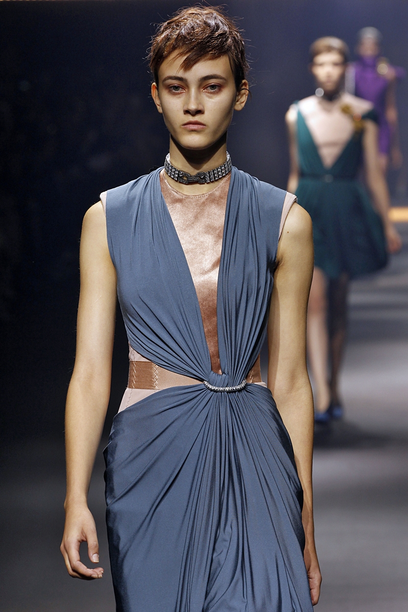 充滿流動感的Body Dresses。