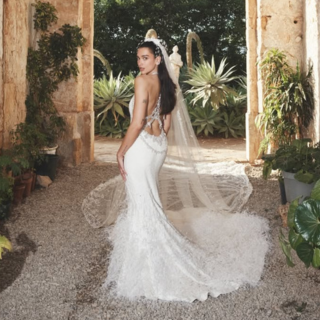 Dua Lipa三套婚禮訂製造型來自Chanel、S...